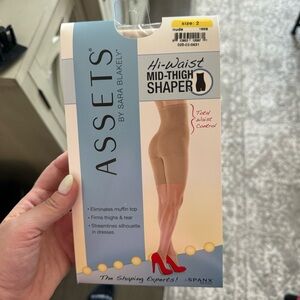 NWT Spanx high waist mid thigh shaper size 2